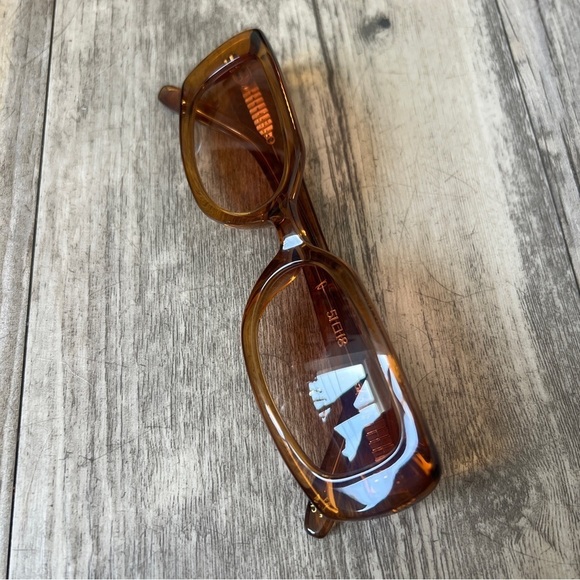 Lello the Label the Jane Sunglasses in Honey - Picture 5 of 8